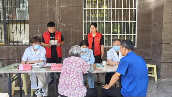 <strong>鄄城县中医医院与古泉社区携手开展 “党建引领健康行”主题义诊活动</strong>